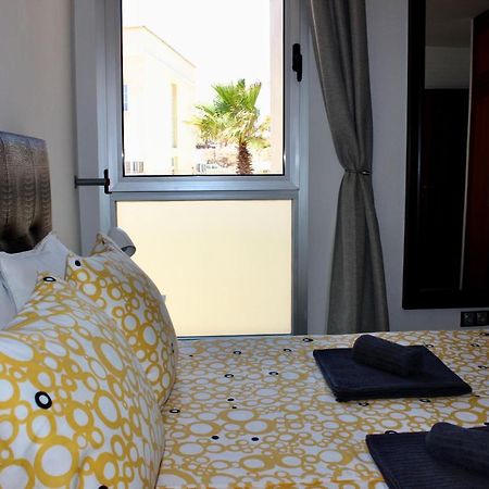 2Bdr Ocean View Apartment ポリス・デ・アボナ エクステリア 写真
